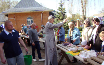 Великая суббота. Освящение пасхальных куличей и яиц в храме Рождества Христова