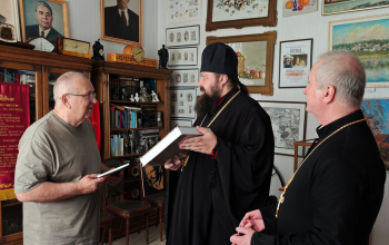 Епископ Амвросий посетил дом-усадьбу Ивана Хрисанфовича Колодеева