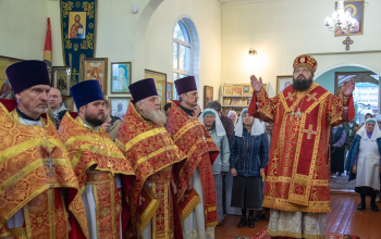 Начался пасхальный общеепархиальный крестный ход, посвященный 80-летию Великой Победы