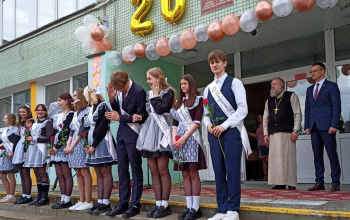 Торжественная линейка в ГУО «Лошницкой средней школе»