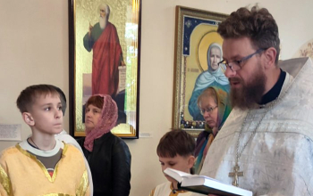 Воскресная литургия и молебен о детях