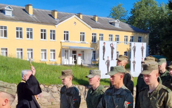 Протоиерей Феодор Чернеков принял участие в митинге военнослужащих