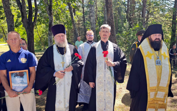 Заупокойная лития на месте обновленного мемориала