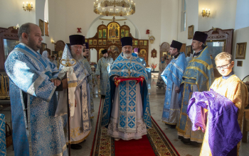 Торжественное архиерейское богослужение в храме святого Архангела Михаила