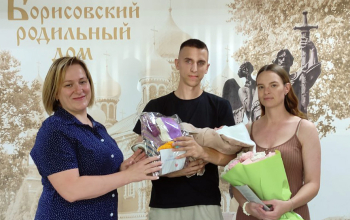 Волонтеры прихода храма Рождества Христова посетили Борисовский родильный дом