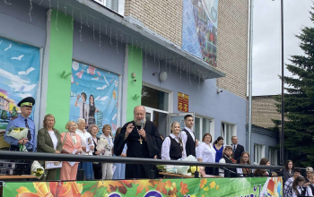 Иерей Александр Лукьянович принял участие в линейке посвященной Дню знаний в Лошницкой гимназии