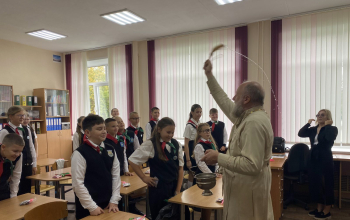 Иерей Александр Лукьянович принял участие в линейке посвященной Дню знаний в Лошницкой гимназии