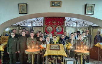 Учащиеся  8 класса  «СШ №16 им. И.В.Борисюка» в храме святого великомученика Георгия Победоносца