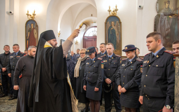 Духовное наставление и благословение архиерея: правоохранители Борисова начали службу с молебна в кафедральном соборе