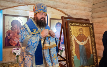 Епископ Амвросий возглавил Литургию в Покровском храме Ксениевского монастыря