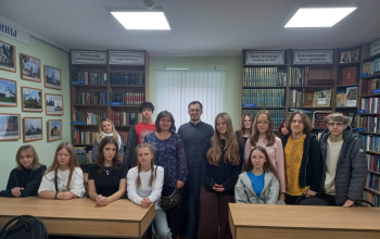 Беседа учащихся ГУО "Средняя школа № 2" с  иереем  Артемием Щербицким