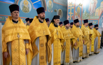 Торжественное архиерейское богослужение в честь 50-летия епископа Амвросия