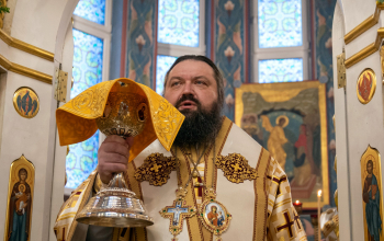 Торжественное архиерейское богослужение в честь 50-летия епископа Амвросия