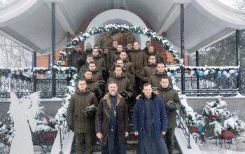 Экскурсия по храму для военнослужащих