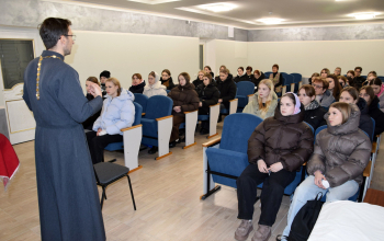 Учащиеся Борисовского медицинского колледжа посетили храм Рождества Христова