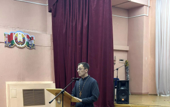 Иерей Артемий Щербицкий выступил на родительском собрании в СШ № 22