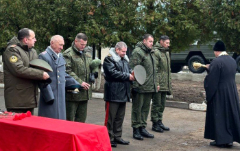 Иерей Сергий Сасыкбаев благословил новобранцев зенитно-ракетного полка 