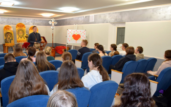 Встреча учащихся Борисовского медицинского колледжа с духовенством храма Рождества Христова