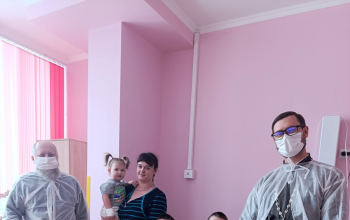 Доброе чудо: священники принесли праздник в детскую больницу