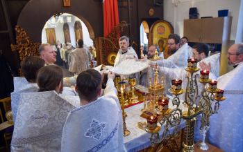 Божественная литургия в храме Рождества Христова