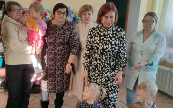 Участницы «Клуба 28 петелек» посетили Борисовский Дом ребенка