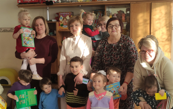 Участницы «Клуба 28 петелек» посетили Борисовский Дом ребенка
