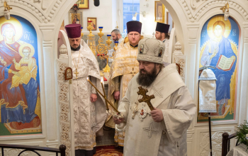 Божественная литургия в храме Святого Богоявления