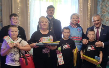 Протоиерей Александр Вербило поздравил с профессиональным праздником сотрудников санатория «Березина»