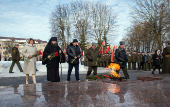 Возложение цветов у мемориала «Жертвам фашизма»