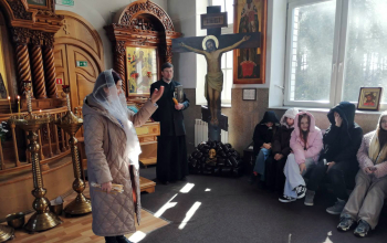 Гимназисты в гостях, в храме Рождества Христова