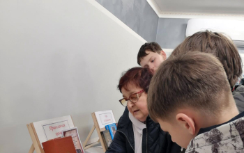 Гимназисты в гостях, в храме Рождества Христова