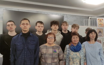 Вечерний кинозал в духовно-просветительском центре храма Рождества Христова