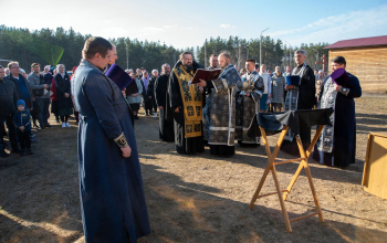 Освящение креста и купола для строящегося храма в честь святых благоверных князей-страстотерпцев Бориса и Глеба
