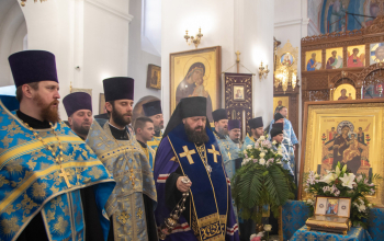 Ковчег с частицей Пояса Пресвятой Богородицы в кафедральном соборе Воскресения Христова