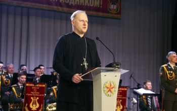 Протоиерей Сергий Башкиров поздравил женщин-военнослужащих 72-го ОУЦ