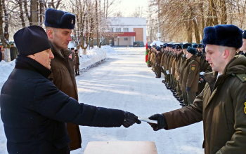 Протоиерей Андрей Шабаловский благословил выпускников учебного центра прапорщиков