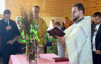 Освящение восстановленного Никольского киота и иконы Воскресения Христова в Свято-Никольском храме д. Ляховка