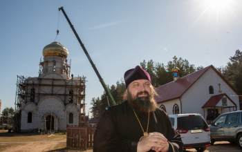 Водружение купола и креста