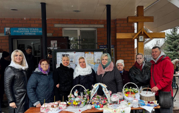 Представители общественных организаций Борисовского региона украшали храм Рождества Христова к Пасхе