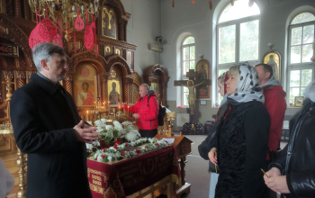 Представители общественных организаций Борисовского региона украшали храм Рождества Христова к Пасхе