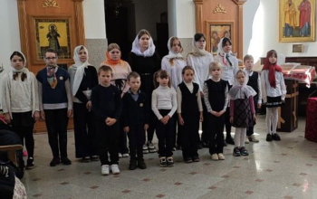 Пасха 2026: Учащиеся Зембинской СШ поздравили прихожан храма святого Архангела Михаила с Пасхой