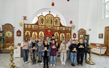 Экскурсия учащихся СШ N2 г. Борисова в храм святого Архангела Михаила