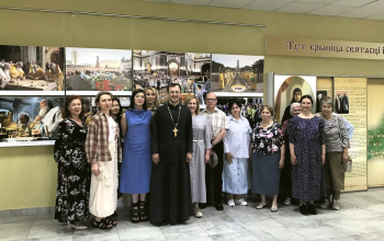 Прихожане храма Рождества Христова посетили фотовыставку «Литургия с Патриархом»