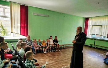 Иерей Александр Лукьянович поздравил воспитанников детского социального приюта с Днём защиты детей