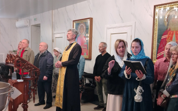 Новый иконостас в нижнем приделе храма Рождества Христова