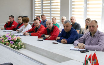 Встреча со священником на Борисовском заводе пластмассовых изделий