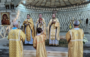 Праздничное богослужение в строящемся храме Святой Живоначальной Троицы