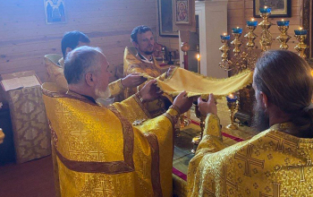 Богослужение в храме Успения Пресвятой Богородицы.