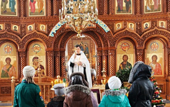 Вифлеемский огонь  доставлен в храм Рождества Христова