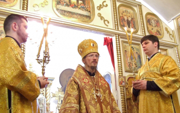 Воскресная служба в Свято-Воскресенском соборе